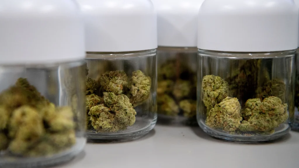 cbd-oil-storage-hawaii